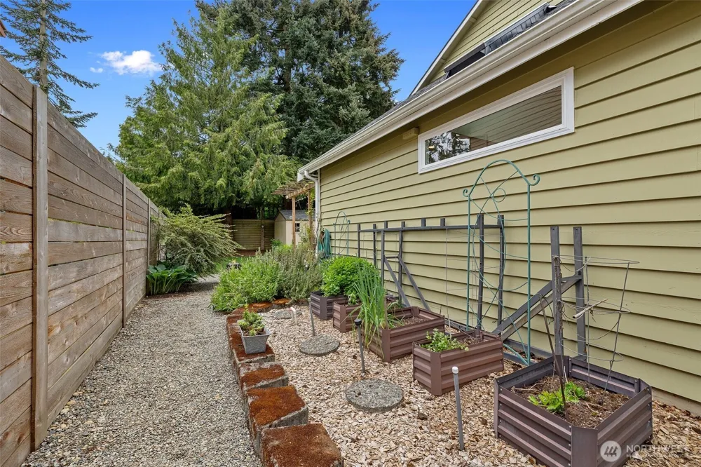 20111 Dayton Avenue Shoreline, WA 98133