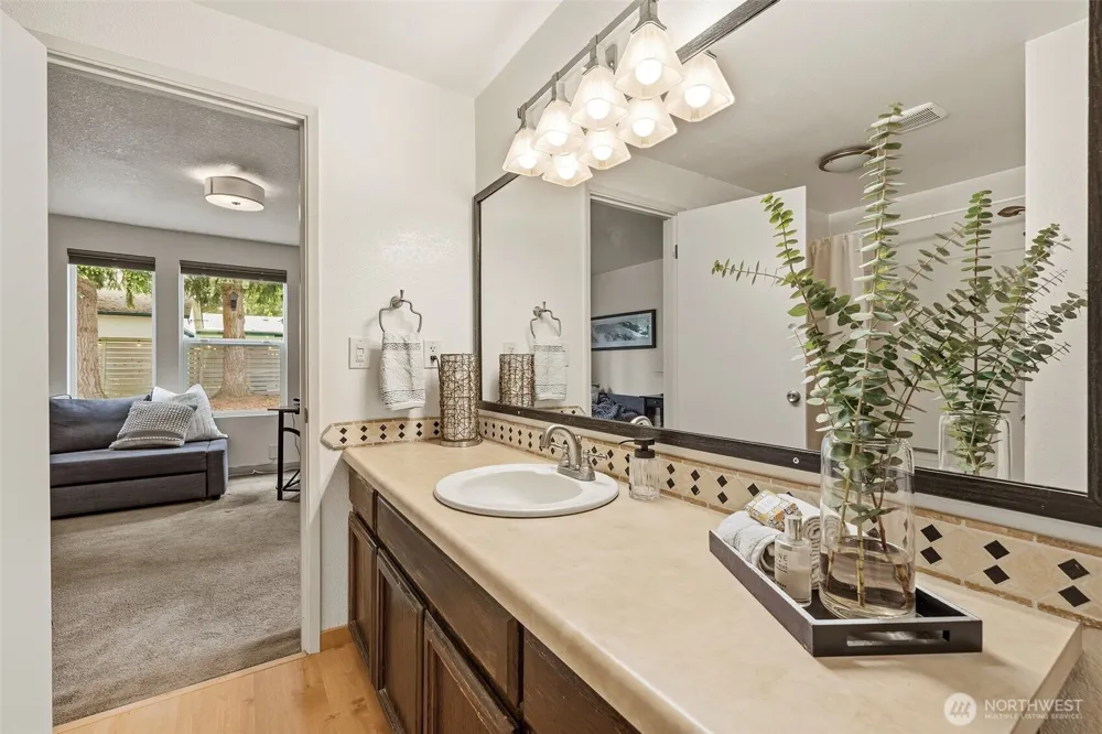 20111 Dayton Avenue Shoreline, WA 98133
