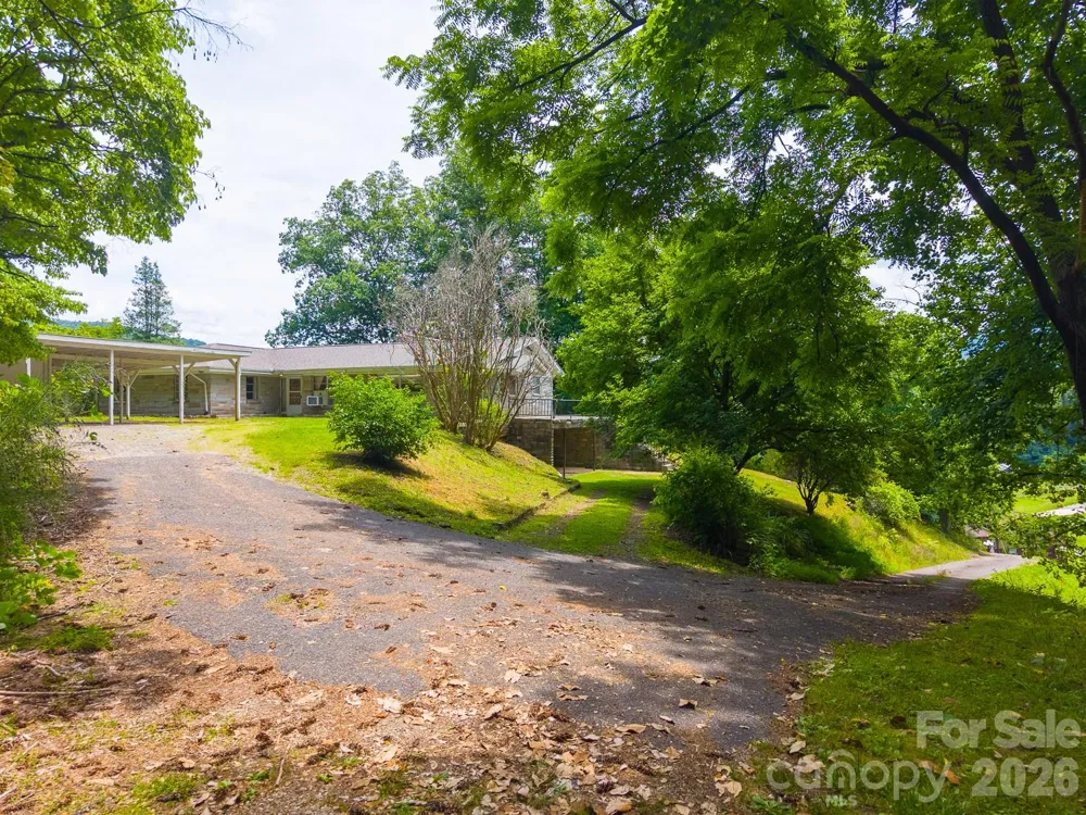 222 Mitchell Mountain Road Bryson City, NC 28713