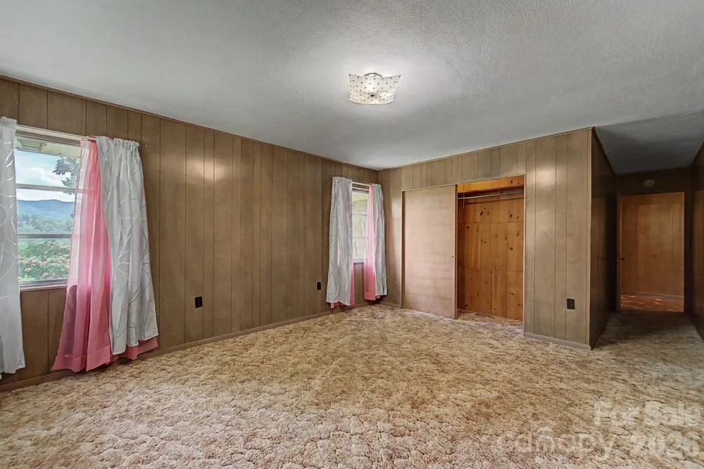 222 Mitchell Mountain Road Bryson City, NC 28713
