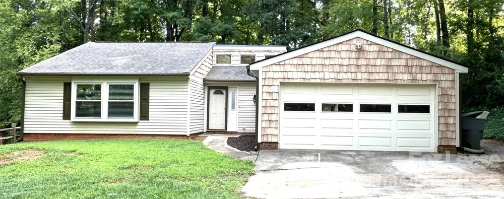 1725 Van Dyke Drive Charlotte, NC 28213