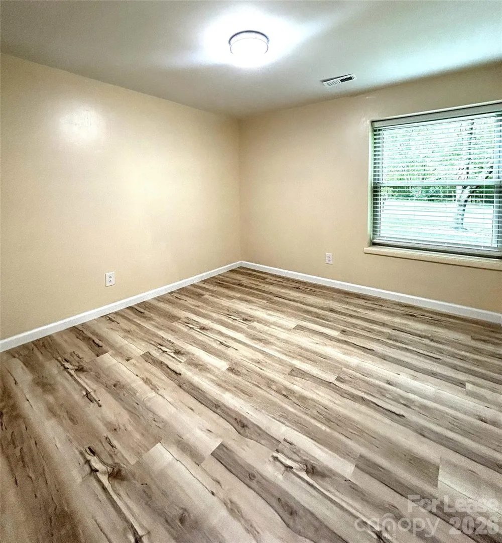 1725 Van Dyke Drive Charlotte, NC 28213