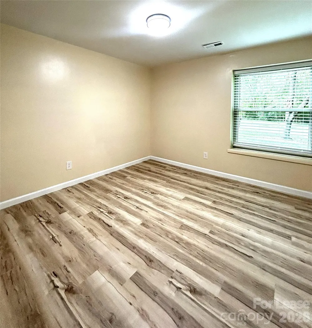 1725 Van Dyke Drive Charlotte, NC 28213