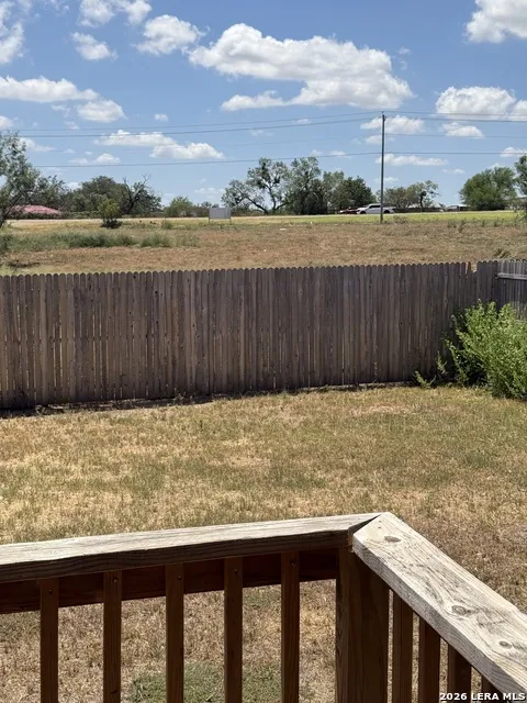 129 Autumn Floresville, TX 78114