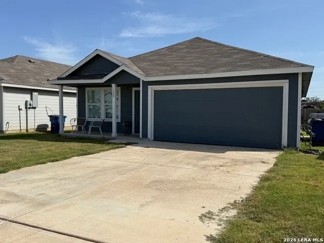 129 Autumn Floresville, TX 78114