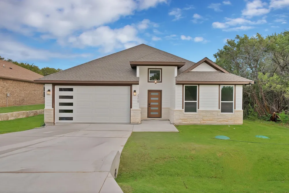 2210 San Saba Court Granbury, TX 76048