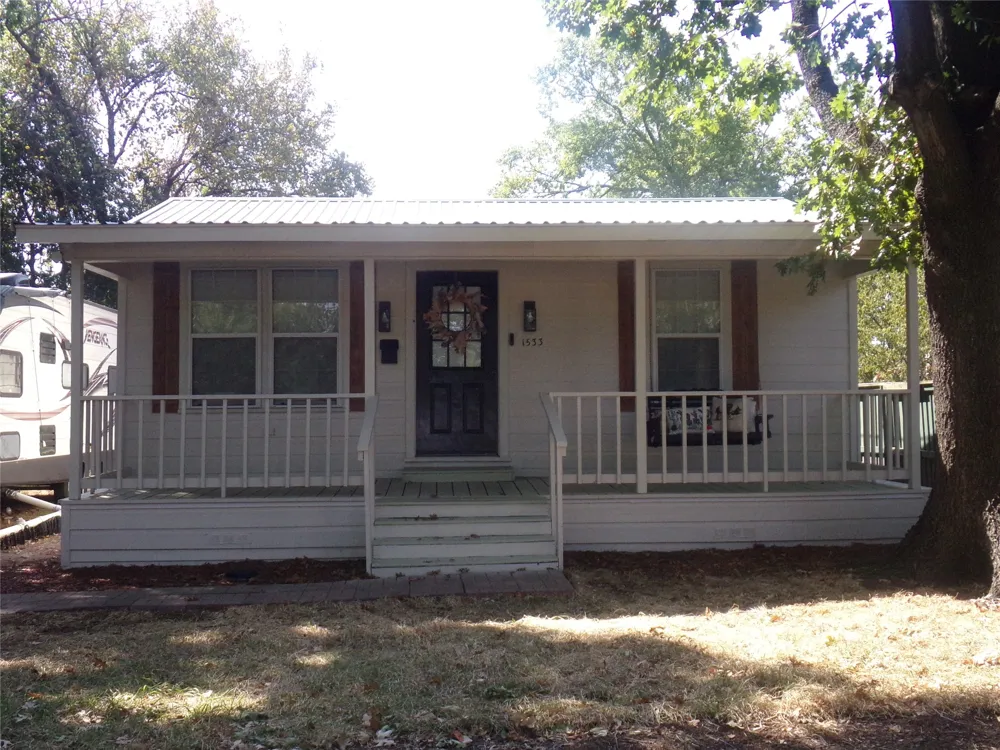 1533 W 6th Street Corsicana, TX 75110