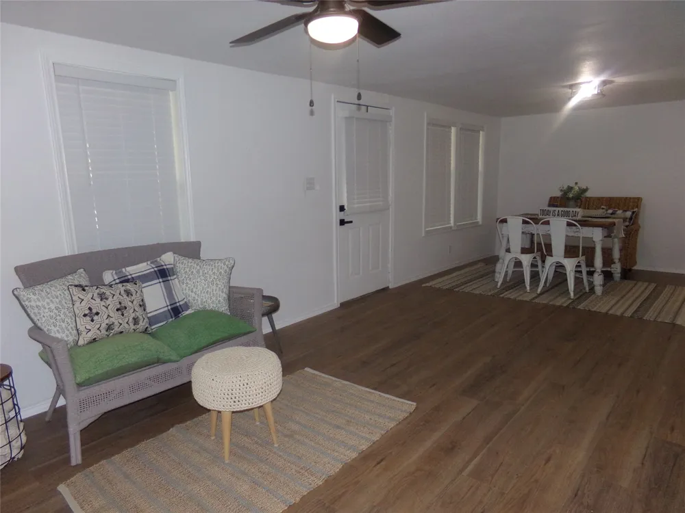 1533 W 6th Street Corsicana, TX 75110