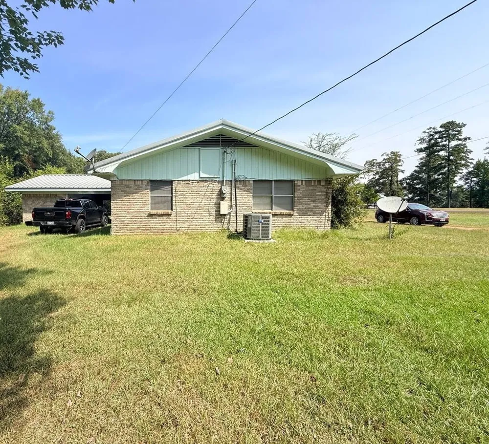 1195 US Highway 96 Pineland, TX 75968