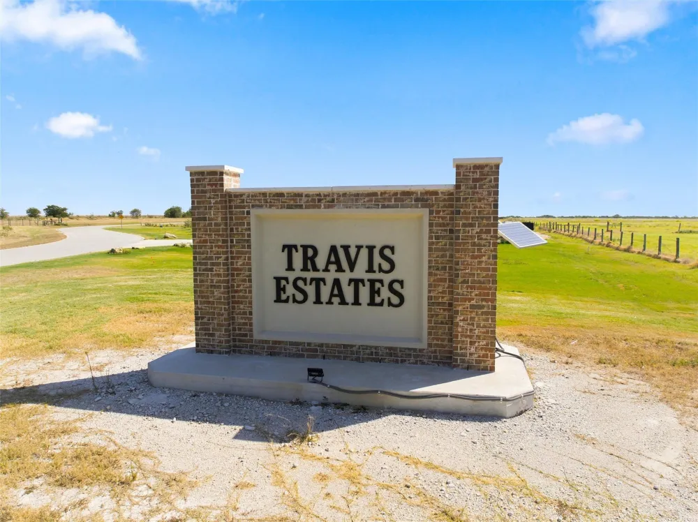 103 PR 711 Lott, TX 76656