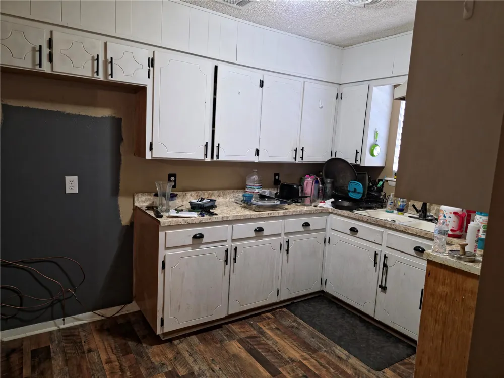 906 W 13th Street Quanah, TX 79252