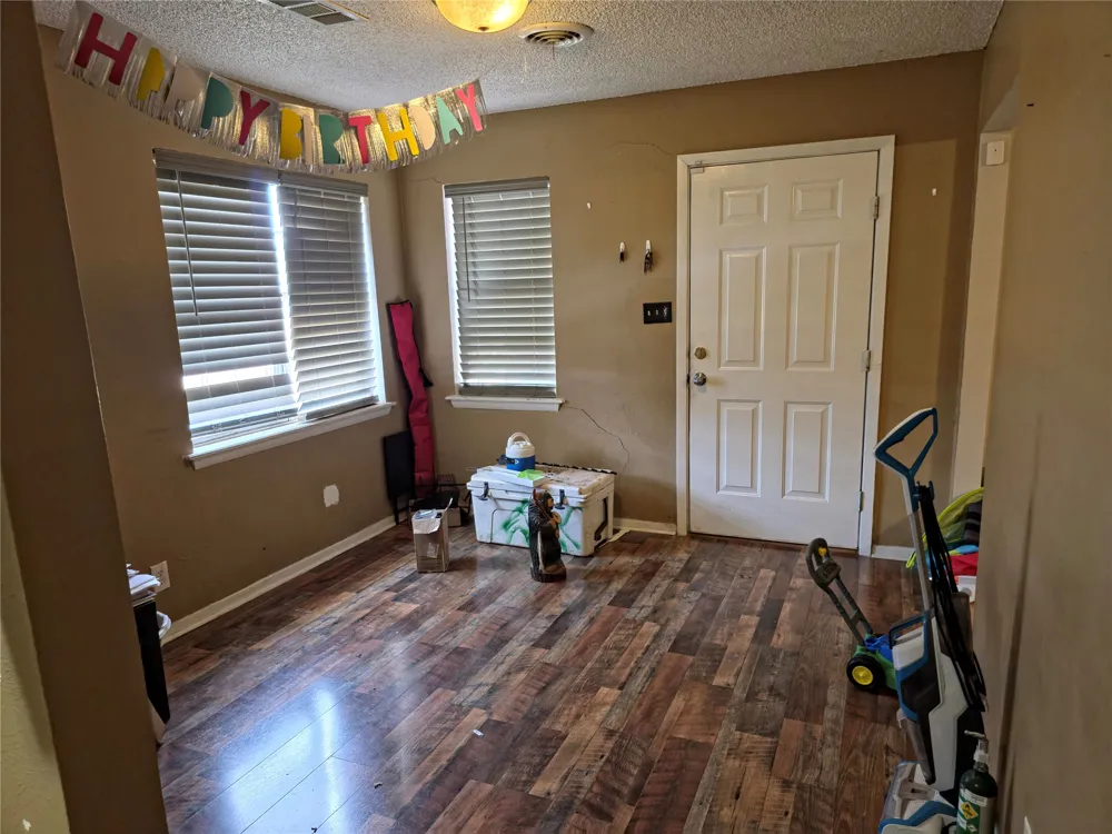 906 W 13th Street Quanah, TX 79252