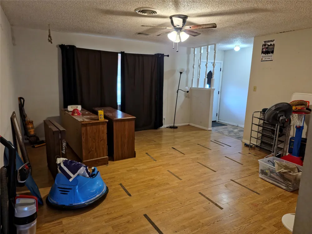 906 W 13th Street Quanah, TX 79252