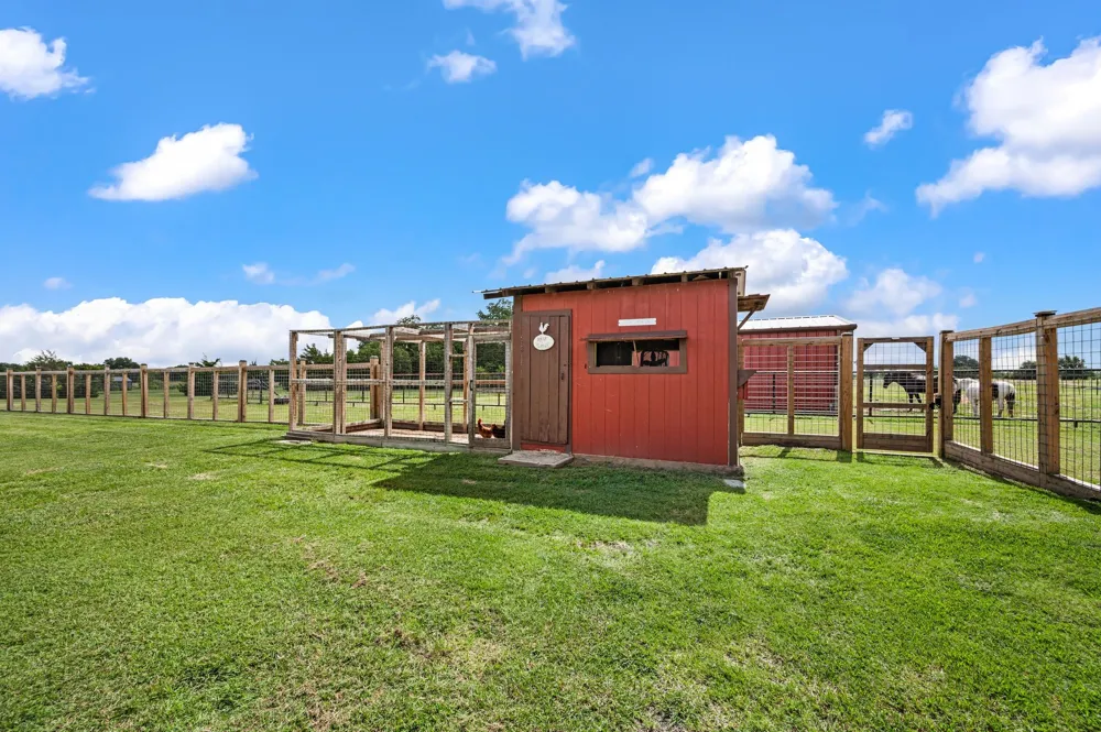 2424 County Road 613 Farmersville, TX 75442