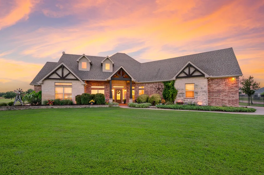 2424 County Road 613 Farmersville, TX 75442