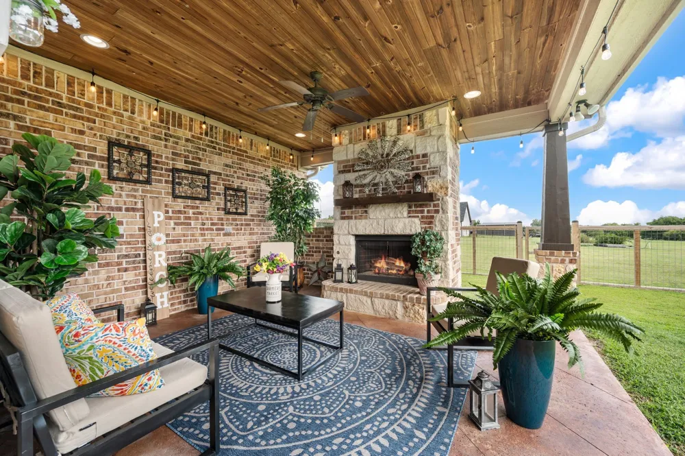2424 County Road 613 Farmersville, TX 75442