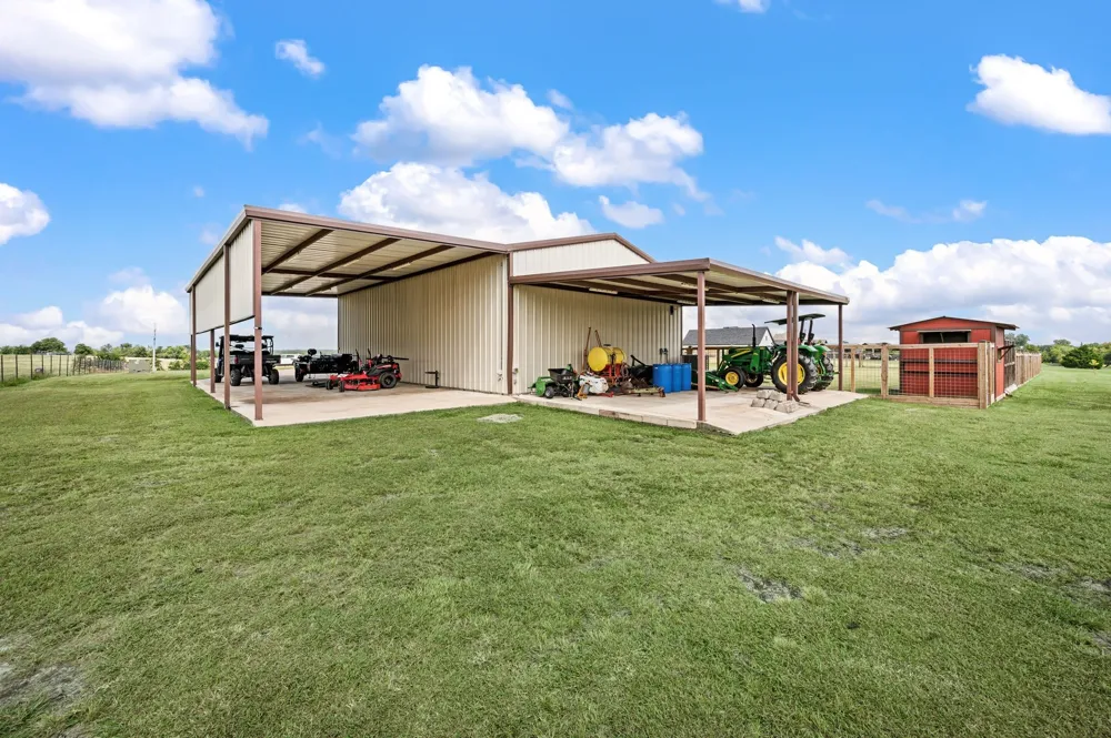 2424 County Road 613 Farmersville, TX 75442