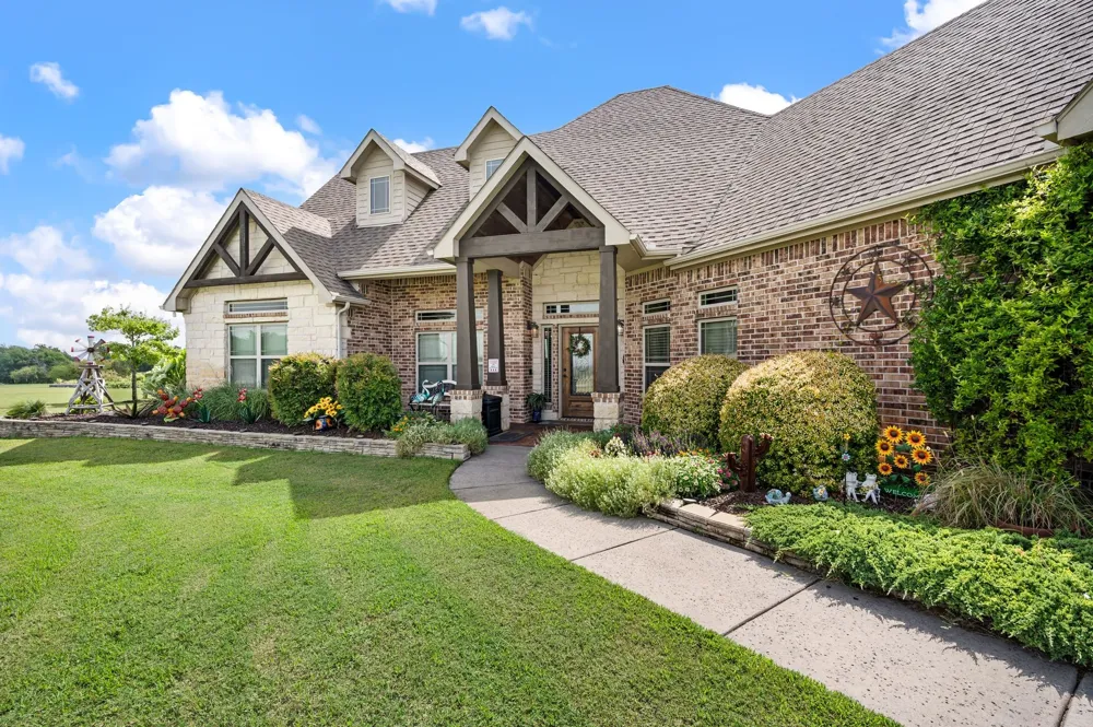 2424 County Road 613 Farmersville, TX 75442
