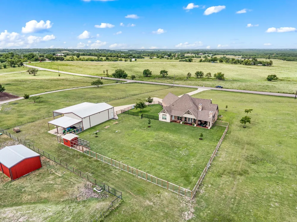 2424 County Road 613 Farmersville, TX 75442
