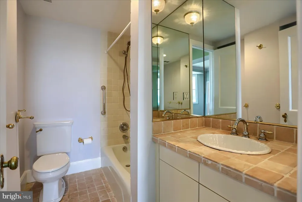 3908 CHARLES STREET #1102 Baltimore, MD 21218