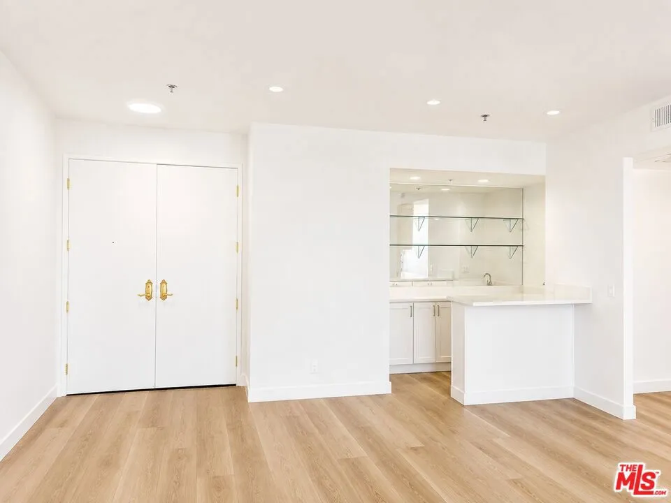 10390 WILSHIRE BOULEVARD #1804 Los Angeles, CA 90024