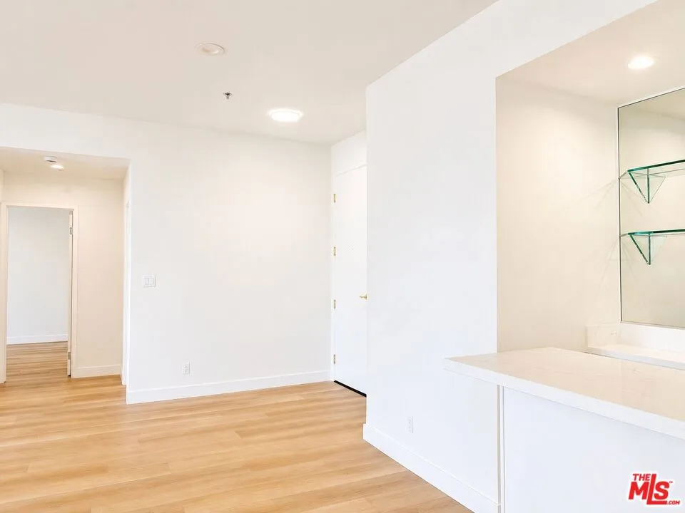 10390 WILSHIRE BOULEVARD #1804 Los Angeles, CA 90024