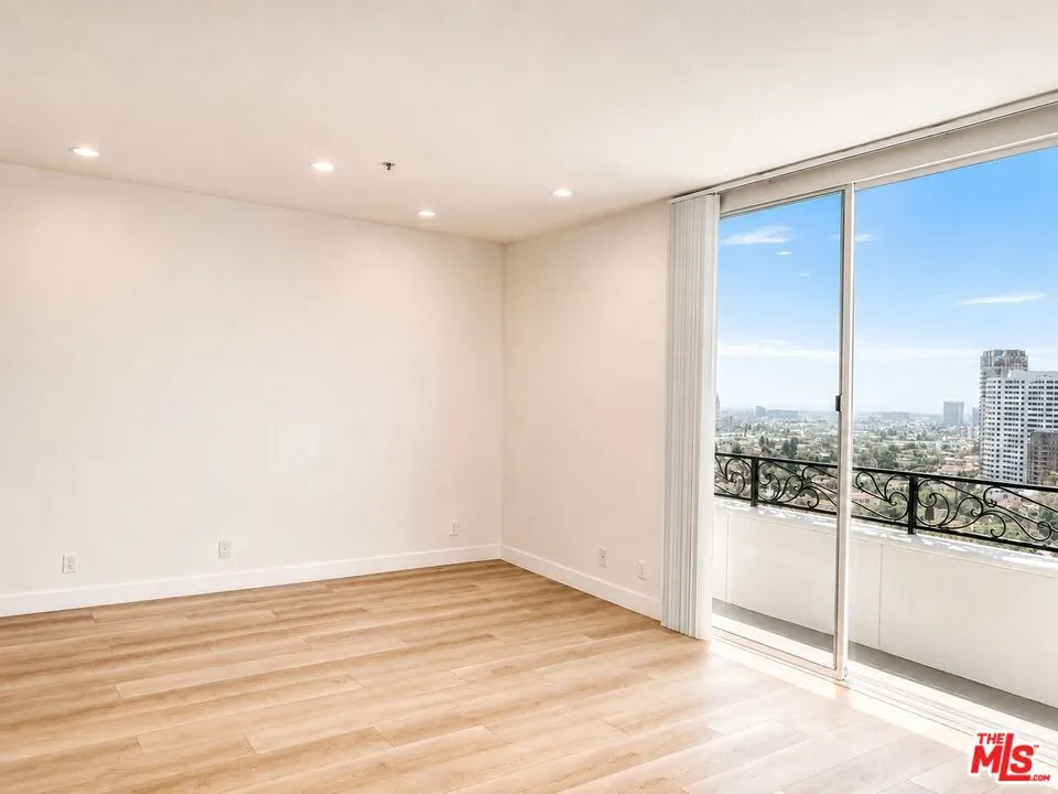 10390 WILSHIRE BOULEVARD #1804 Los Angeles, CA 90024