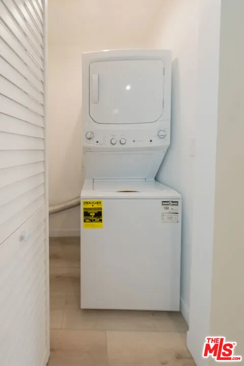 8437 Wakefield Avenue Panorama City, CA 91402