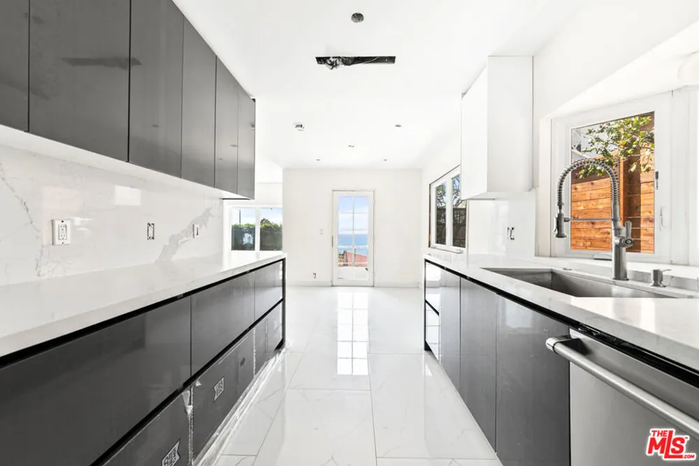 17725 Revello Drive Los Angeles, CA 90272