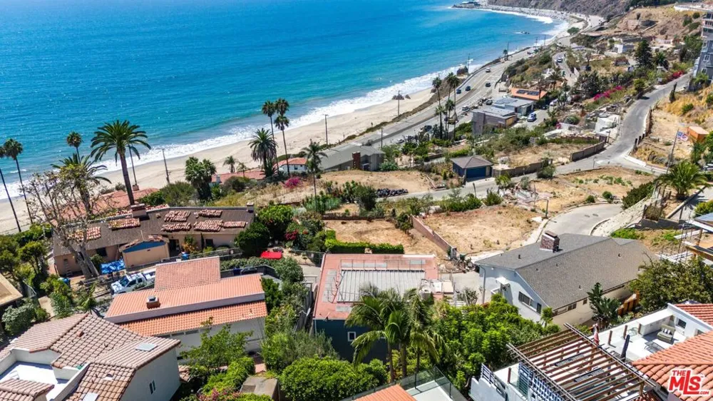 17725 Revello Drive Los Angeles, CA 90272