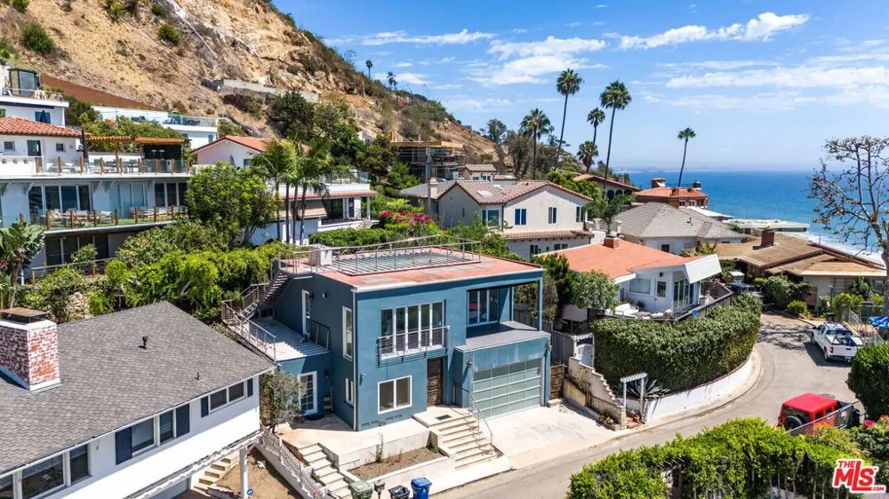 17725 Revello Drive Los Angeles, CA 90272