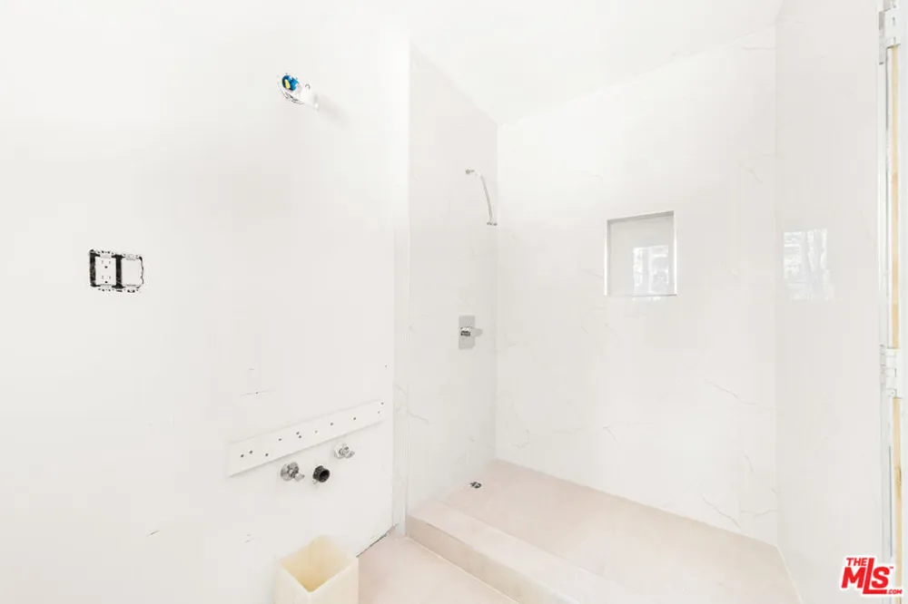 17725 Revello Drive Los Angeles, CA 90272