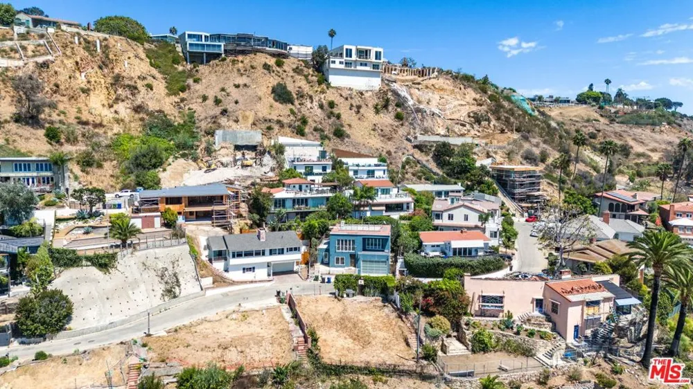 17725 Revello Drive Los Angeles, CA 90272
