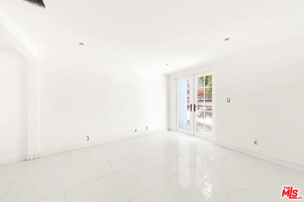 17725 Revello Drive Los Angeles, CA 90272
