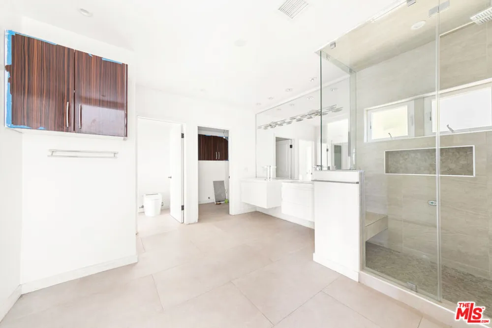 17725 Revello Drive Los Angeles, CA 90272