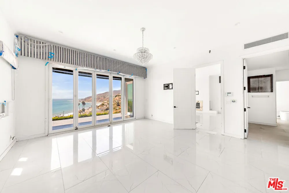 17725 Revello Drive Los Angeles, CA 90272