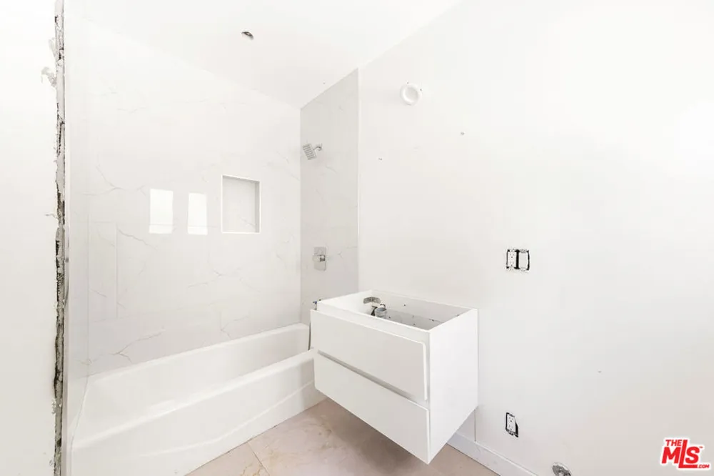 17725 Revello Drive Los Angeles, CA 90272