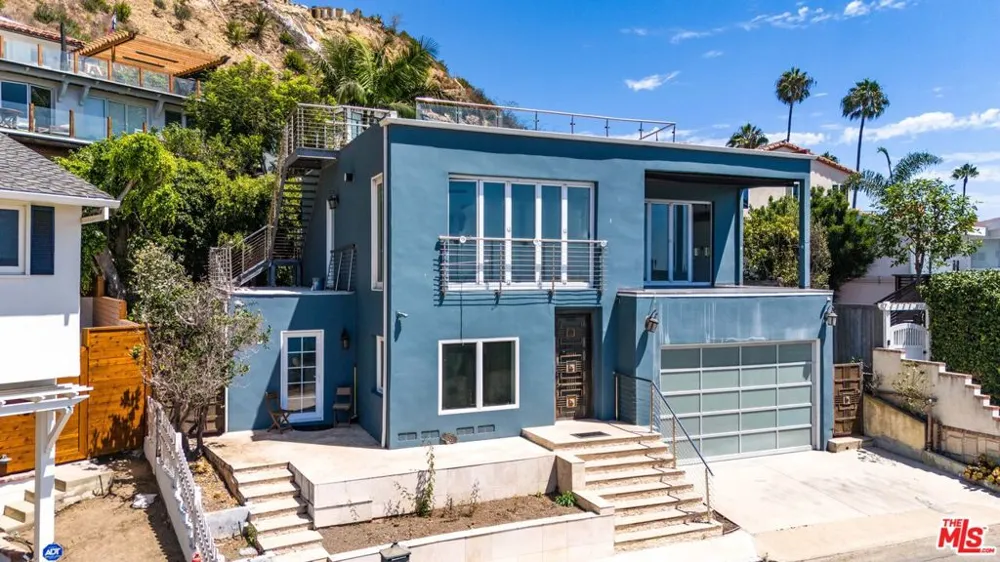 17725 Revello Drive Los Angeles, CA 90272