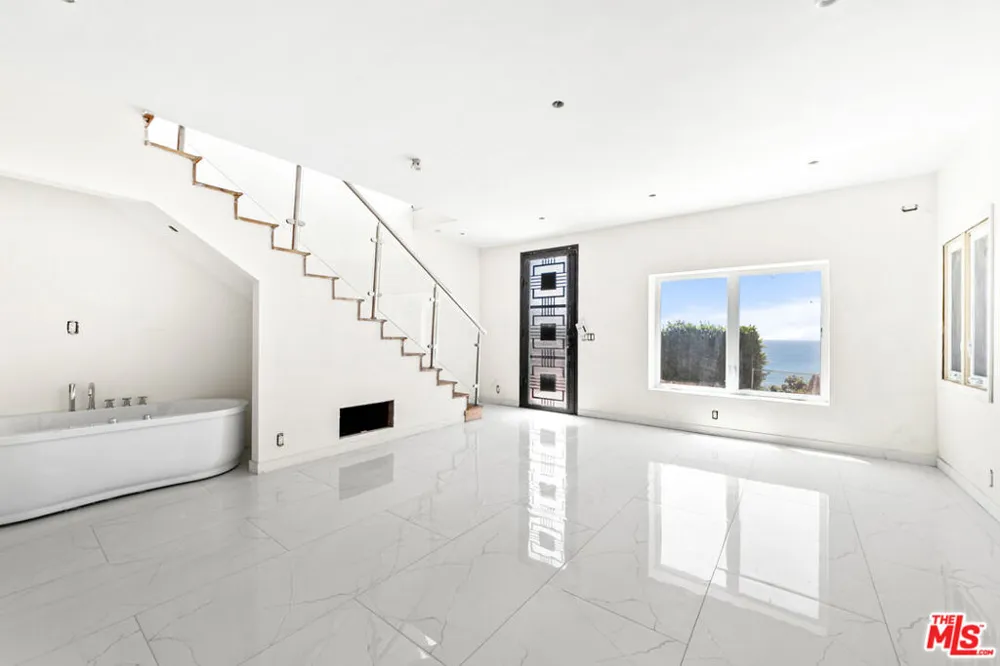 17725 Revello Drive Los Angeles, CA 90272