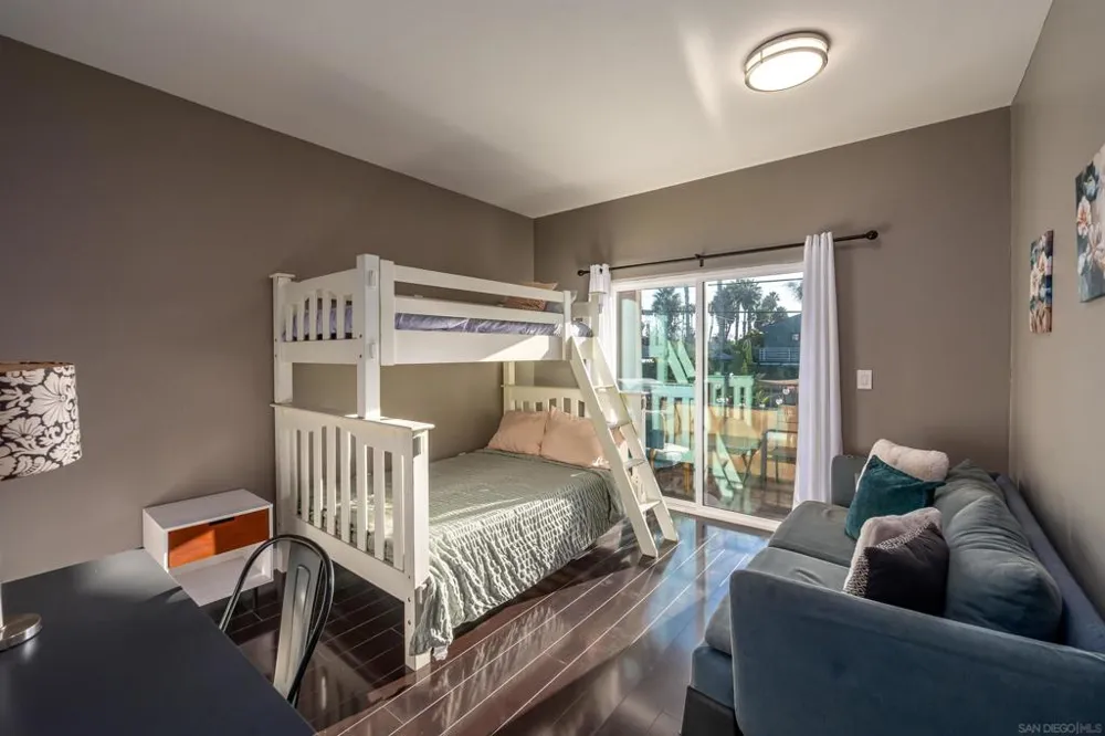 4741 Point Loma San Diego, CA 92106