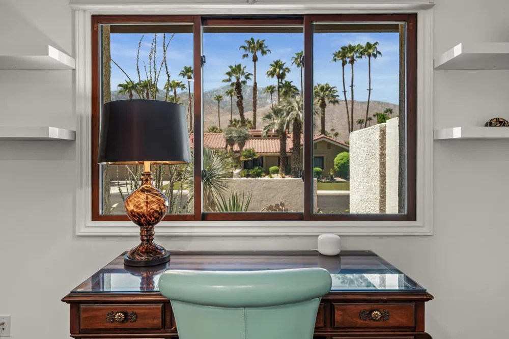 1444 S San Mateo Drive Palm Springs, CA 92264