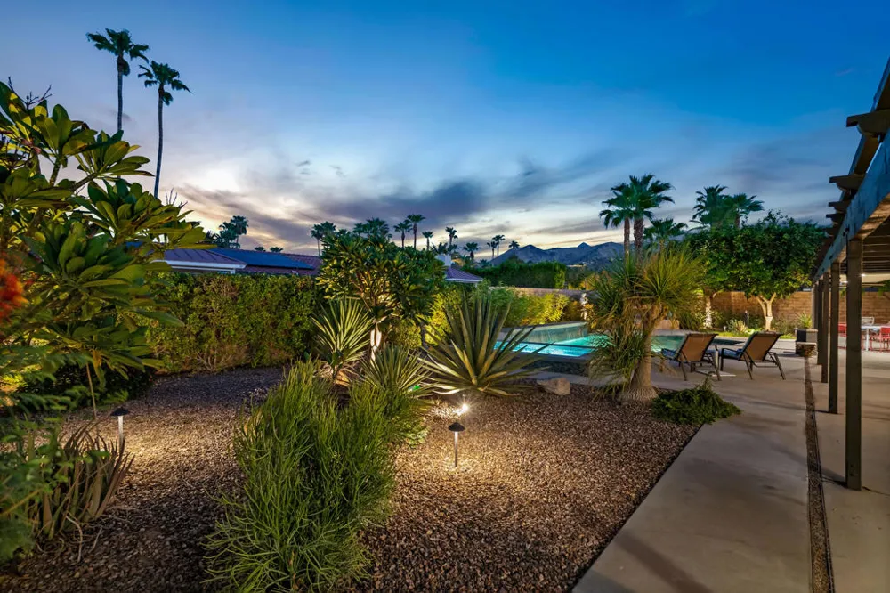 1444 S San Mateo Drive Palm Springs, CA 92264