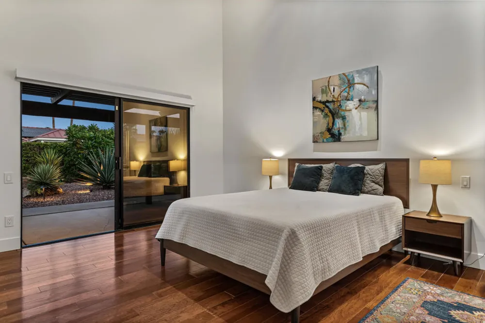 1444 S San Mateo Drive Palm Springs, CA 92264