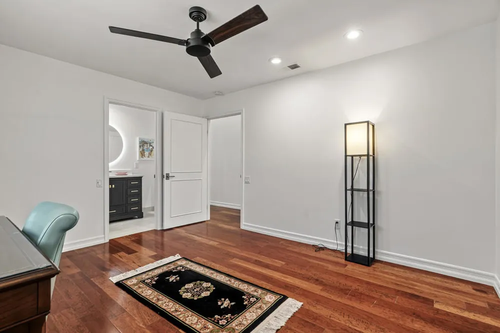 1444 S San Mateo Drive Palm Springs, CA 92264