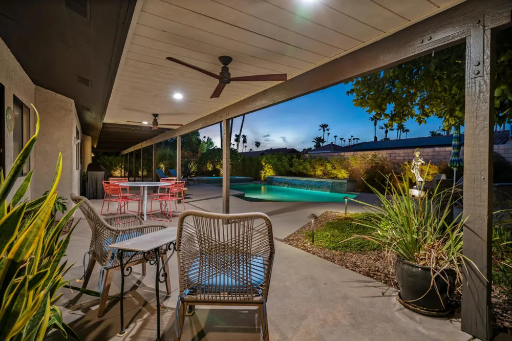 1444 S San Mateo Drive Palm Springs, CA 92264