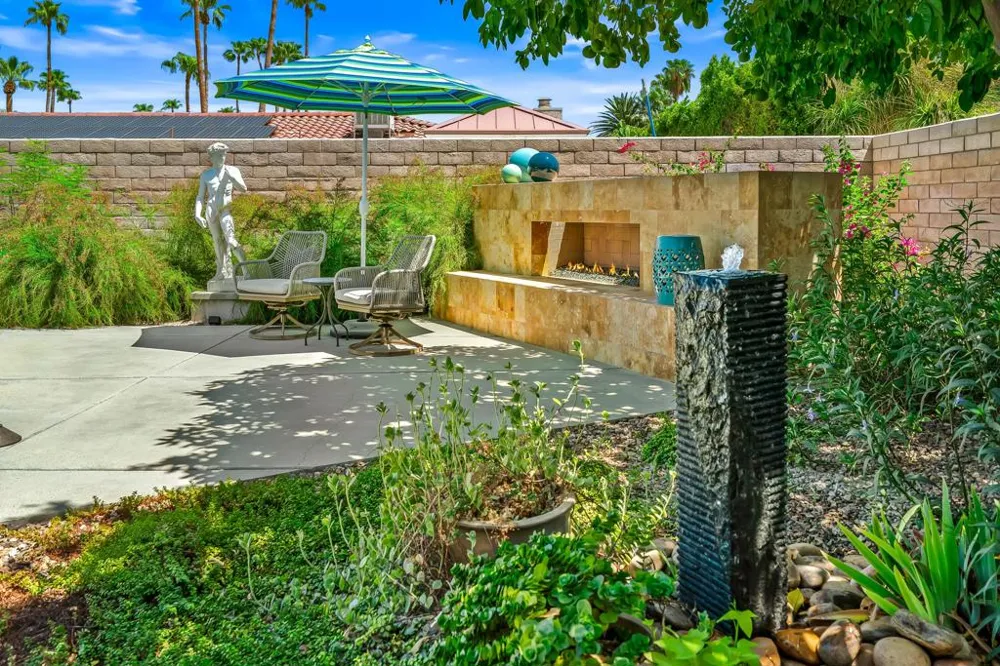 1444 S San Mateo Drive Palm Springs, CA 92264