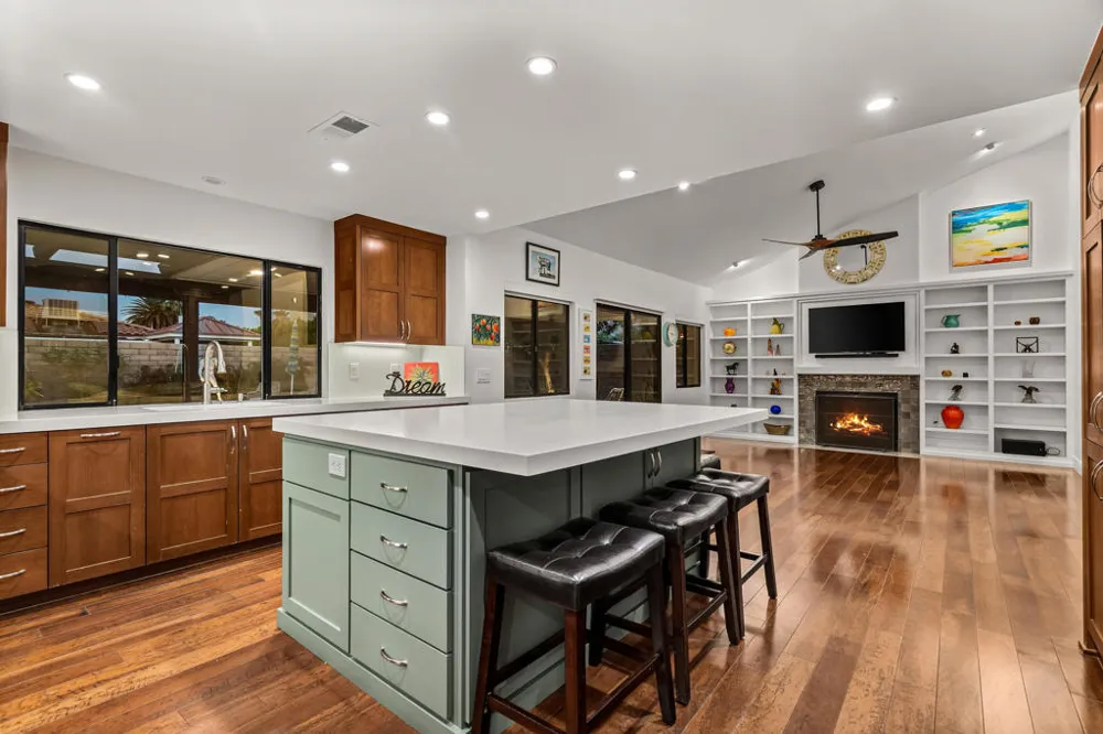 1444 S San Mateo Drive Palm Springs, CA 92264