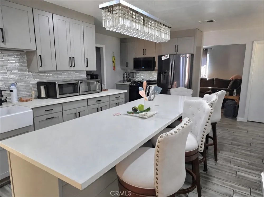1420 Rancho Avenue Colton, CA 92324