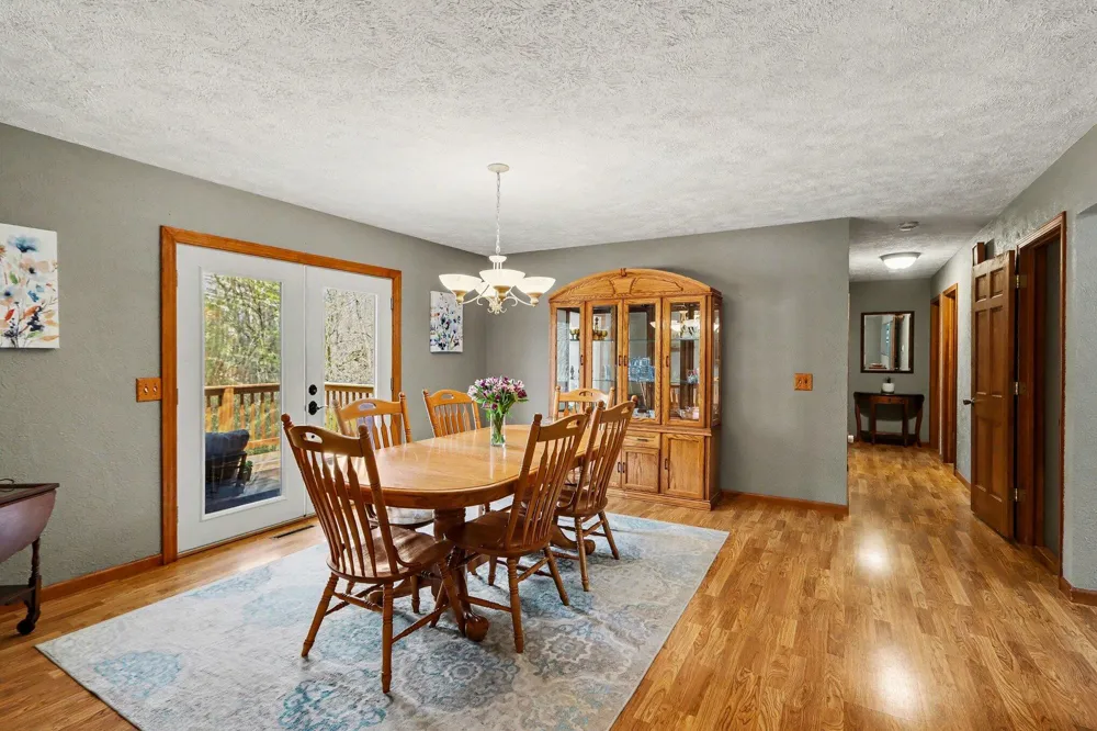 2828 W F AVENUE Kalamazoo, MI 49009