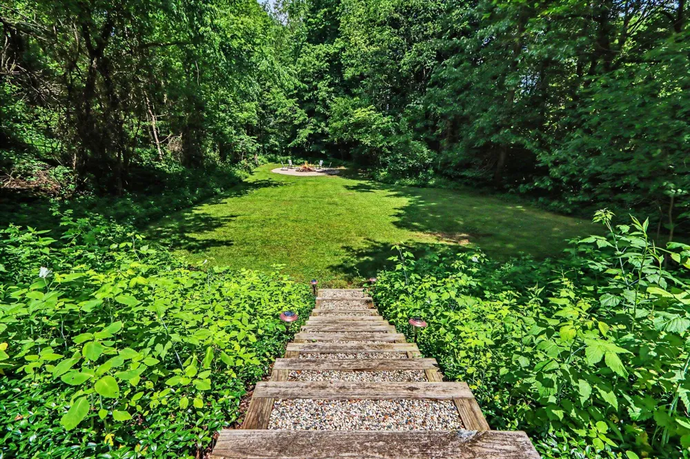 2828 W F AVENUE Kalamazoo, MI 49009